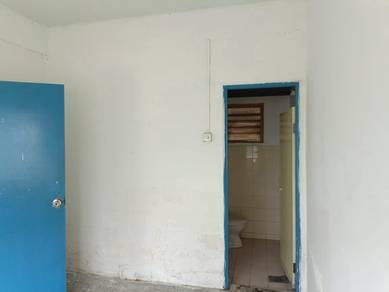 Apartment For Rent in Taman Bukit Kenangan