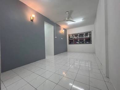 Flat For Sale in Taman Flora Heights