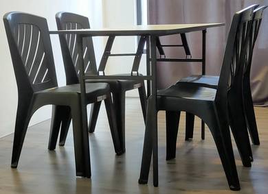 Plastic chairs (kerusi plastik)