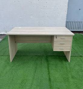 YE43P1 Meja Tulis Pejabat 5' Writing Table Wt Lock