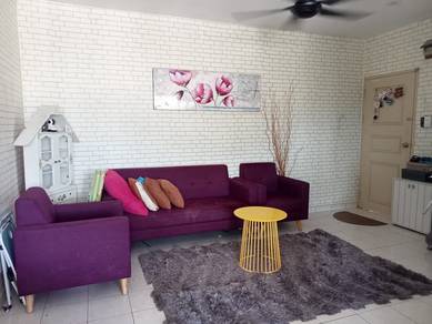 Apartment For Sale in Country Heights