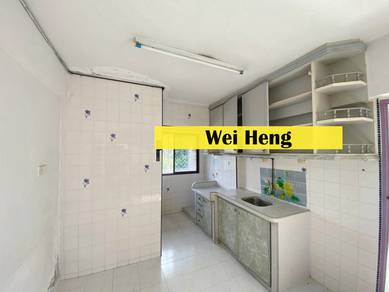 Flat For Sale in Farlim 4D Flat