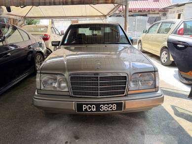 Mercedes Benz 230E  in Ampang, SGR