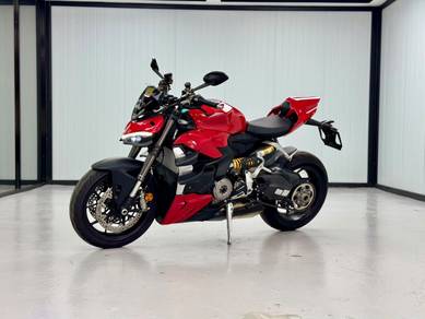 Ducati Streetfighter V2
