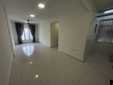 Flat For Rent in Rumah Pangsa Permas Jaya