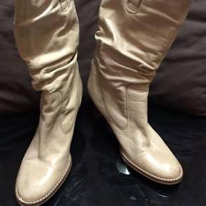 SixtySeven Leather Boots