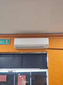 Daikin 2.5 HP Non-Inverter Wifi AirCond