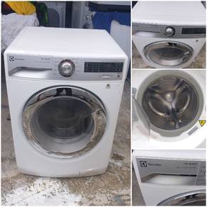 Electrolux 2in1 front load hot washer dryer 9/6.k