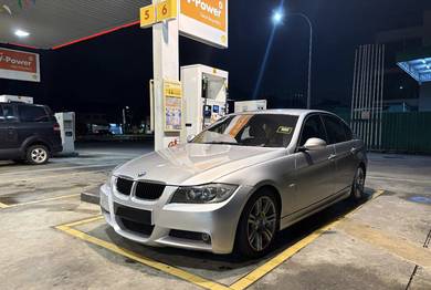 BMW 320i 20i SPORTS in Butterworth, PNG