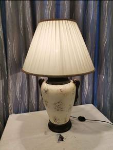 Big porcelain table lamp 