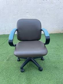 YC94B1 Kerusi Beroda Ofis Medium Back Office Chair