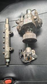 fuel pump Mitsubishi triton