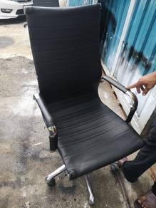 Black Steel Leg High Roller Chair TB980