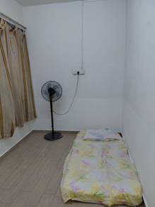 Room in Puchong, SGR