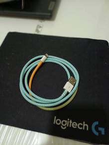Original Apple cable Type A to Lightning