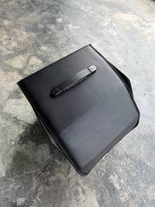 Car boot tray