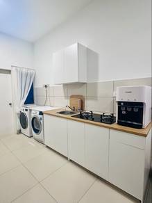 Kitchen Kabinet To Let Go