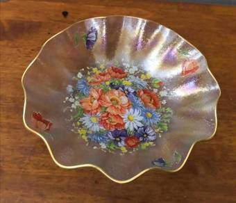 Reverse painted glass bowl