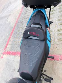 Lc135 fli v8 seat