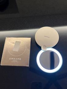 Dreame vanity mirror with LED light