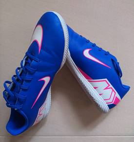 Kasut Futsal Nike