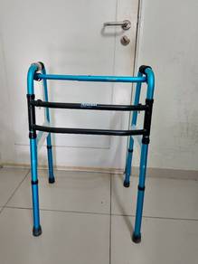 Tongkat empat kaki