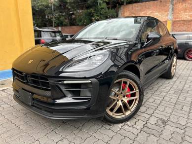 Porsche Macan Turbo TURBO in Petaling Jaya, SGR