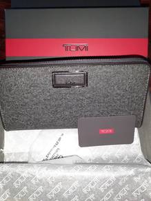 TUMI Sinclair zip around continental