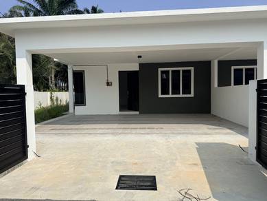 Semi-Detached House For Rent in Ayer Tawar,PRK
