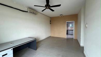 Apartment For Sale in Lake View Suites