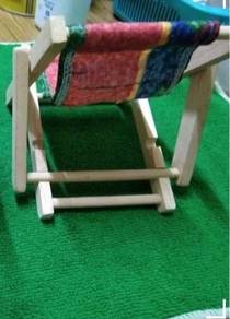 Hand phone chairs