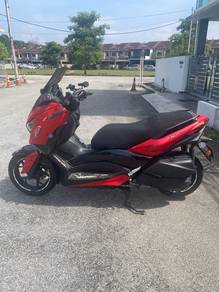 Yamaha XMAX