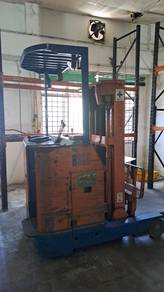 Reach Truck and lifter