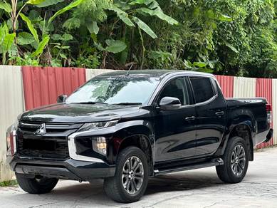 Mitsubishi Triton VGT in Salak Selatan, KUL
