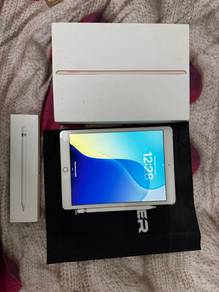 iPad 7th Gen 128GB + Original Apple Pencil