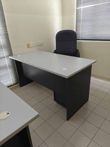 Office table good condition