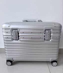 RIMOWA Original Aluminium Pilot Size Luggage