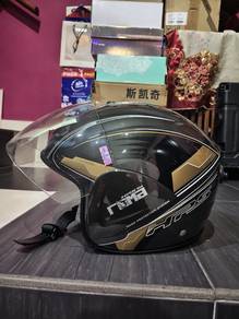 helmet givi hps 140