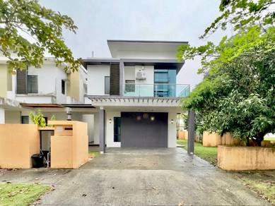 Semi-Detached House For Sale in Shah Alam,SGR