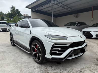 Lamborghini Urus in Old Klang Road, KUL
