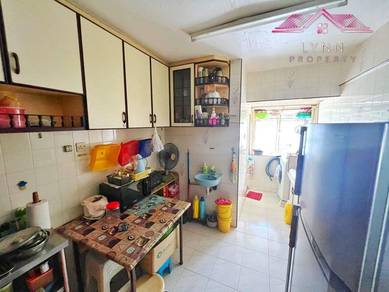 Apartment For Sale in Farlim Flat