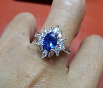 0925 Sterling Silver Chic Blue Cubic Zirconia Lady