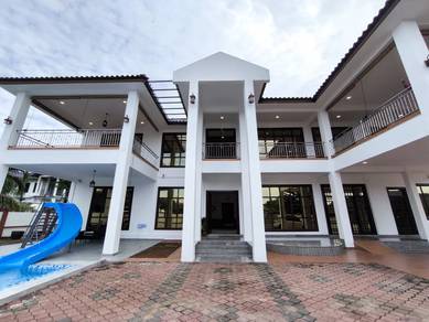 Muna's Homestay 7 Bilik Dengan Private Pool