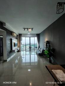 Condominium For Rent in Amerin Residence