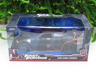 Jada 1-24 Fast Furious DOM'S TORETTO CHARGER SRT8