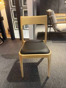 Modern Wooden Dining Chair – Simple & Elegant