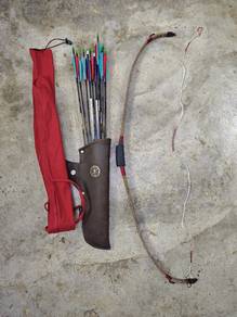 Set busur memanah tradisional