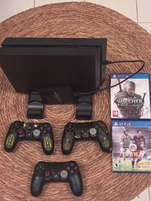 PS4 500 GB Console + 1 TB External Hard Disk