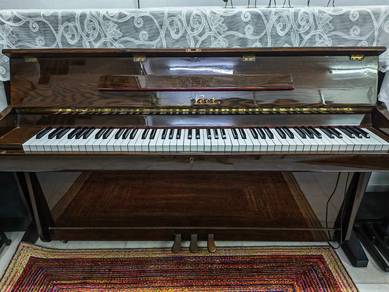 Upright Piano Nieer 800 (suitable for beginner)