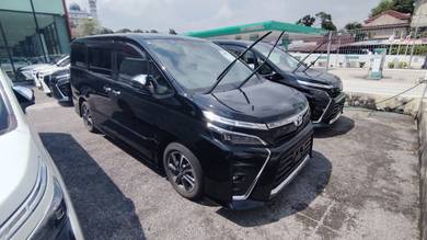 Toyota Voxy ZS KIRAMEKI III in Damansara, KUL